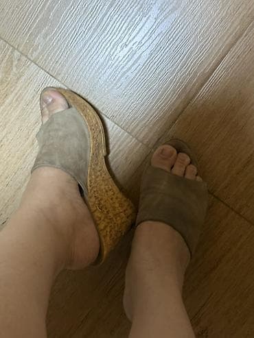 Женские мюли на танкетке - Тип: мюли/шлёпы без задника - Верх: мягкий