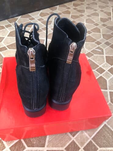 обувь кеды: Босоножка чёрная на Платфоме, качество люкс покупалось за 4500, отдаю — 2