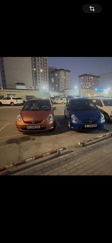 lada 4x4: Honda Fit: 2005 г., 1.4 л, Автомат, Бензин, Хэтчбэк — 3