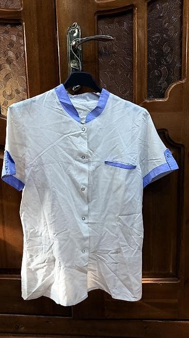 клиника меди: Продаю медицинские халаты хб б/у Размер :46-48 (на худеньких) Так — 8