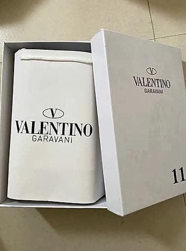 мужские кроссовки б у: Кроссовки Valentino. в хорошем состоянии, носила один раз. оказались — 3