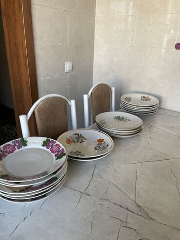 чач алгыч машинка: СРОЧНО‼️‼️ Продаю посуду. 2) 4 шт. каждая по 200 сом Диаметр 30 см 3) — 1