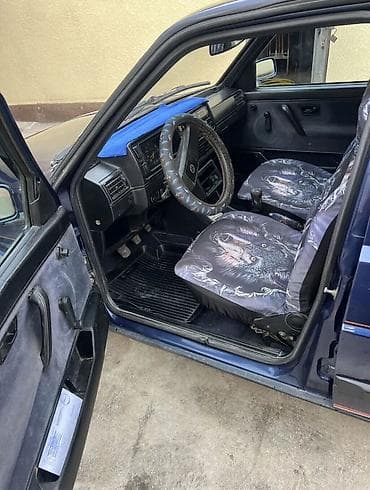 Volkswagen: Volkswagen Golf: 1988 г., 1.8 л, Механика, Бензин, Хэтчбэк — 6