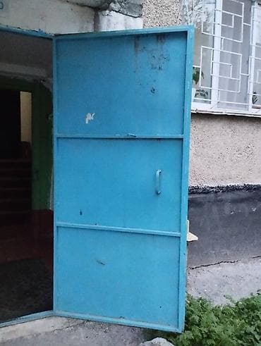 шарниры для дверей: Металлическая входная дверь для подъезда/техпомещения. - Материал — 1