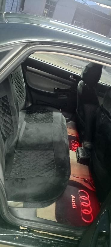 aud: Audi A4: 1995 г., 2.6 л, Механика, Бензин, Седан — 7