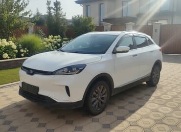 купить бу электромобиль из китая: Weltmeister EX5, 2021 г., 110000 км, Передний, В наличии — 2