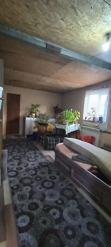 мансардный дом: Дача в с. Арашан. Участок 6 соток, ровный, огорожен. На участке дом — 6
