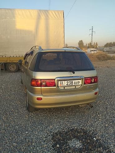 sprinter 2 2 cdi: Toyota Ipsum: 2001 г., 2 л, Автомат, Бензин, Минивэн — 5