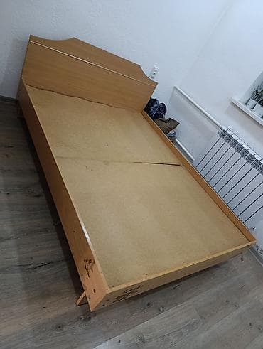 Стулья, табуретки: Спальный гарнитур в классическом стиле, цвет — светлый бук. Комплект — 3