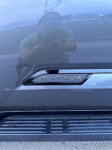 боковой: Toyota Sequoia: 2024 г., 3.5 л, Автомат, Гибрид, Внедорожник — 7