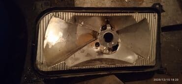 стеклянные вазы для декора: Продаю стекло на фару,левый и правый с резиновыми уплотнителями. Целые — 1