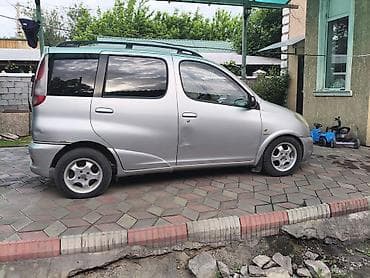 toyota sera: Toyota Yaris Verso: 2002 г., 1.5 л, Механика, Бензин, Хэтчбэк — 5