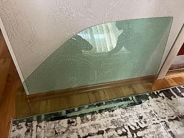 ford explorer 2013: LX470 боковое стекло переднее, левое — 1