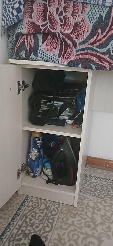 куплю письменный стол: Компьютерный стол, Б/у, С полками — 2