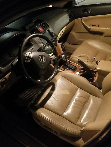 рего: Honda Accord: 2003 г., Автомат, Седан — 2