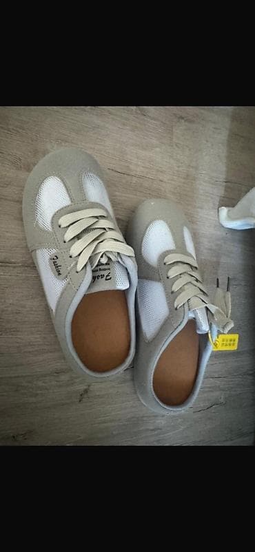 мурской кийим: Эркектердин кроссовкасы, 39, Fashion, Жаңы, түсү - Боз — 1