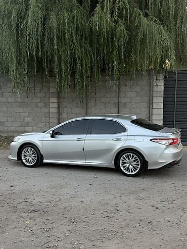 fix look: Toyota Camry: 2019 г., 2.5 л, Вариатор, Гибрид, Седан — 4