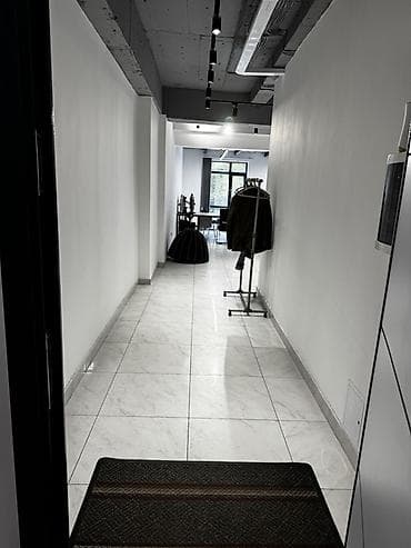 работа в складе: Сдаю офис на первой линии на 2 этаже Площадь 91кв.м Адрес: ул — 1