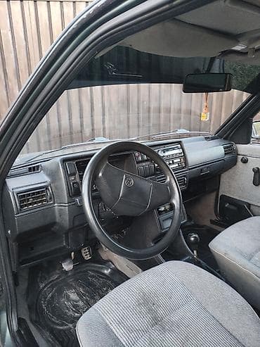 коробка гольф2: Volkswagen Golf: 1989 г., 1.8 л, Ручные, Хэтчбэк — 5