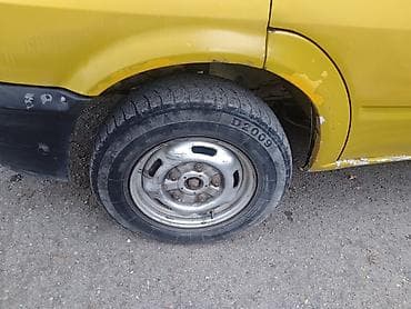 Грузовой фургон Ford Transit (желтый) - Кузов: цельнометаллический — 7