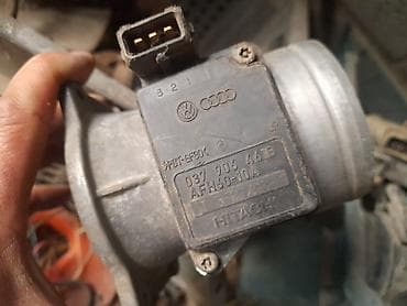 m filters: Датчик массового расхода воздуха (ДМРВ) HITACHI для VW/Audi. - — 1