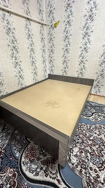 Двуспальная кровать, С мягким изголовьем, длина - 200 см at lalafo.kg Двуспальная кровать, С мягким изголовьем, длина - 200 см