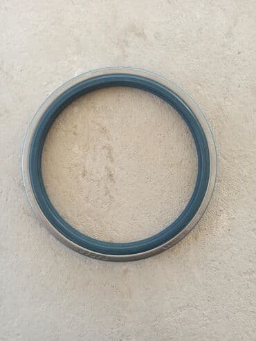 Сальник Volvo Новый