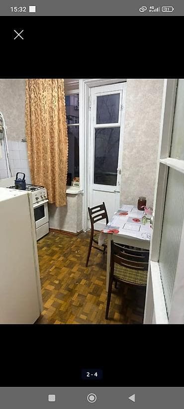 Батирди ижарага алам: 1 бөлмө, 30 м², Хрущевка, 3 кабат, Эски ремонт — 3