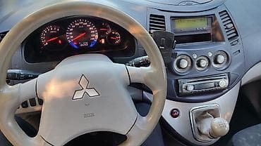 mitsubishi carisma 2003: Mitsubishi Grandis: 2004 г., 2.4 л, Механика, Бензин, Минивэн — 7