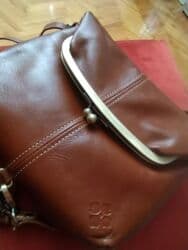 Атайын кийим: Новая кожаная сумка фирменная с Америки,на поцелуйчиках можно носить — 28