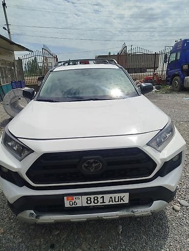 Toyota RAV4: 2019 г., 2.5 л, Автомат, Бензин, Кроссовер