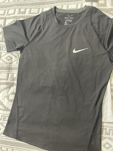 Эркектер кийими: Эркектердин футболкасы, L, Nike, Жаңы, түсү - Кара — 3