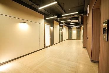 sky: Аренда офисов, 60 м², В бизнес центре, С системой безопасности — 6