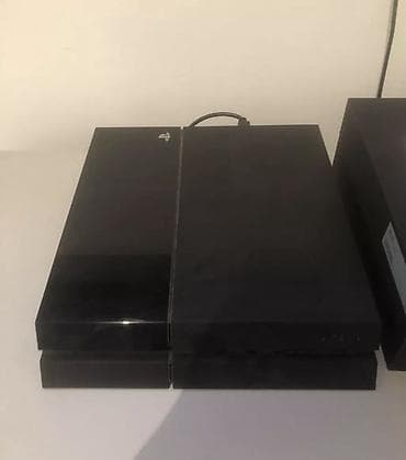 PlayStation 4 (толстая версия) + 2 геймпада + набор игр Комплектация lalafo.kg да PlayStation 4 (толстая версия) + 2 геймпада + набор игр Комплектация