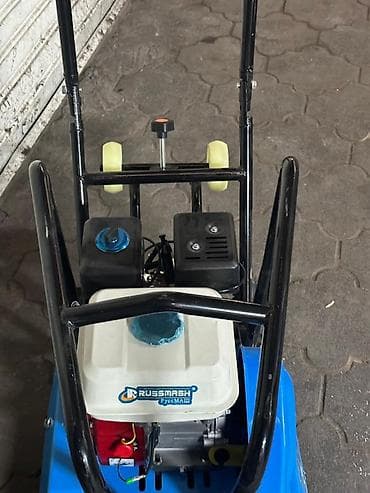 мотоблок фреза: Виброплита RussMash (РуссМаш), бензиновая. Назначение: - Уплотнение — 3