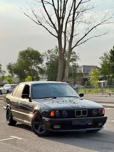 Унаа сатуу: BMW 5 series: 1991 г., 2.5 л, Кол менен иштөөчү, Бензин, Седан — 2