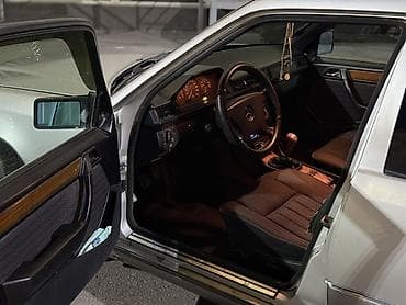 e53 amg: Mercedes-Benz W124: 1992 г., 2.3 л, Механика, Бензин, Универсал — 6
