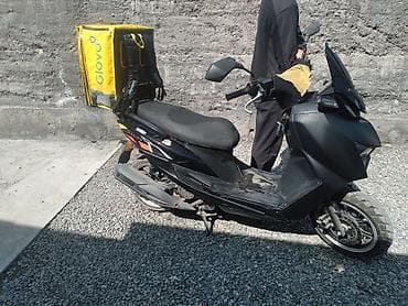 Мотозапчасти и аксессуары: Продаю Скутер/максискутер для работы и города с установленным — 1