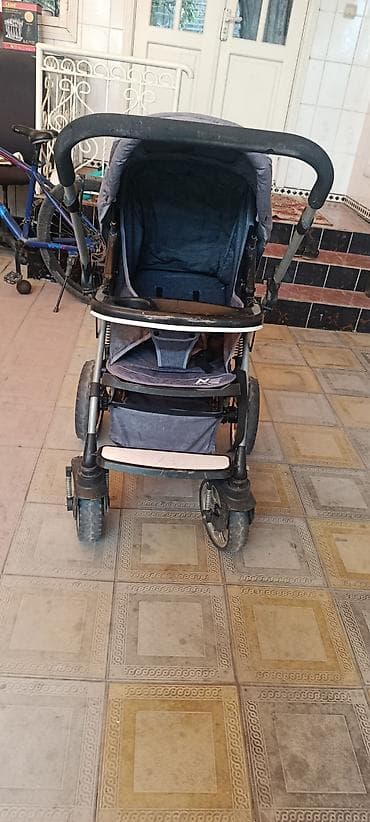детский стул для кормление: Детская коляска прогулочного типа с поворотным блоком - Тип — 3