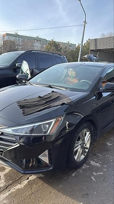 geely galaxy e5: Hyundai Elantra: 2019 г., 2 л, Автомат, Бензин, Седан — 1