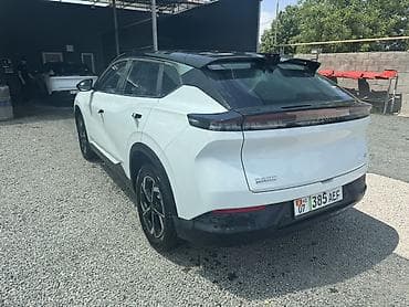 device kg: Dongfeng : 2025 г., 1.5 л, Автомат, Электромобиль, Кроссовер — 4