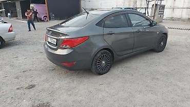 sprinter 4 4: Hyundai Solaris: 2015 г., Бензин, Седан — 5