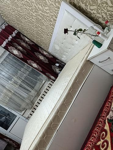 Эмерек: Двуспальная кровать с изголовьем + матрас. С тумбочкой - Размер — 2