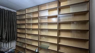 Шкафы: Продаются книжные полки в количестве 50 штук. Стоимость 1 полки - 250 — 1