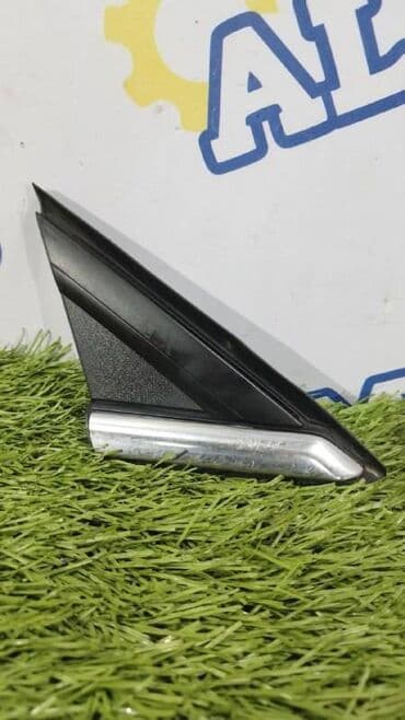 б у запчасти для телефонов: Ford Fusion v-2.0 hybrid 2013 год, правая заглушка — 1