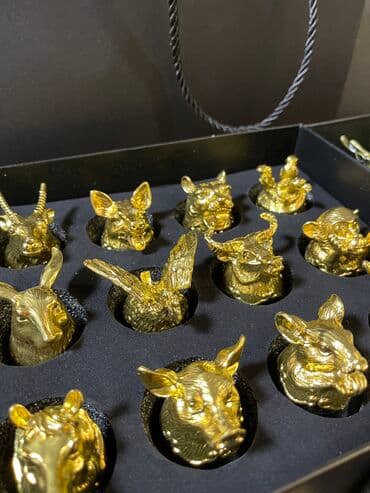 из серебра: • Набор рюмок в подарочной коробке: • 12 стопок-перевертышей (знаки — 1