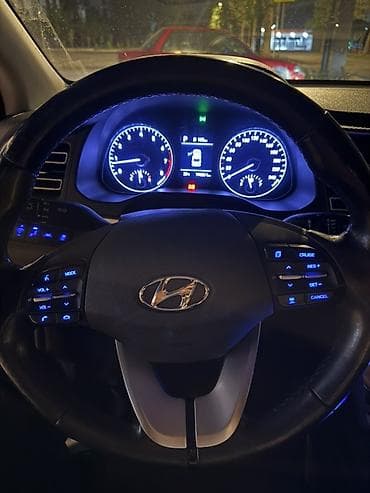Продажа авто: Hyundai Avante: 2019 г., 1.6 л, Автомат, Бензин, Седан — 3