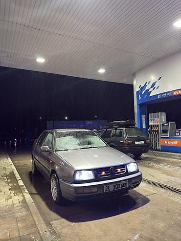 2 2 сди: Volkswagen Vento: 1993 г., 1.8 л, Ручные, Бензин, Седан — 1