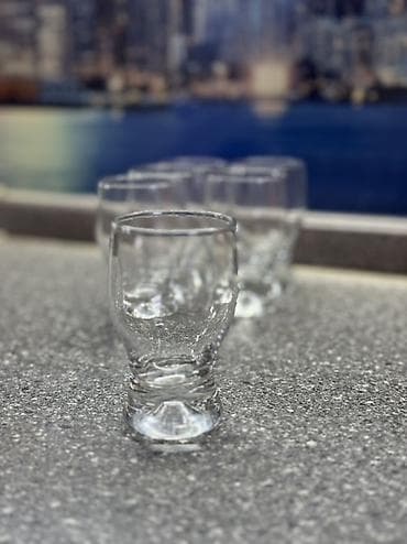 стеклянные вазы для декора: Набор стеклянных стаканов — 6 штук в отличном состоянии. - Прозрачное — 3