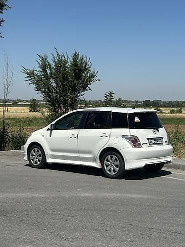 mazda 3: Toyota Ist: 2003 г., 1.3 л, Автомат, Бензин, Хэтчбэк — 4